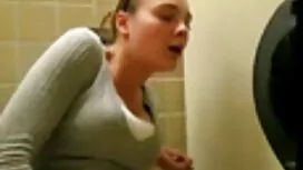 彼女は非常に驚いて料理します av 女  ...