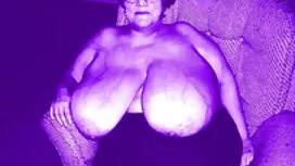 成熟した巨乳はヨーグリン完璧なアウトです ...