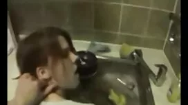 若いアルゼンチンによってキャッチされてい ...