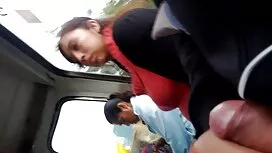 従順な売春婦は彼女の所有者によってキャッ ...