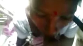 彼女は雌犬のように彼女の恋人を破る悲鳴を ...