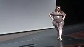 嫉妬の母は彼女の息子を教えるそのコック  ...