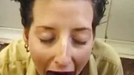 彼女の髪と胸をからかっていると 無料 イ ...