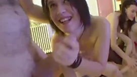 父は良い成績を得るために脅して彼の娘をレ ...