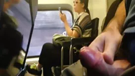 彼女は彼女の妹を狩り、彼は彼女のファック ...